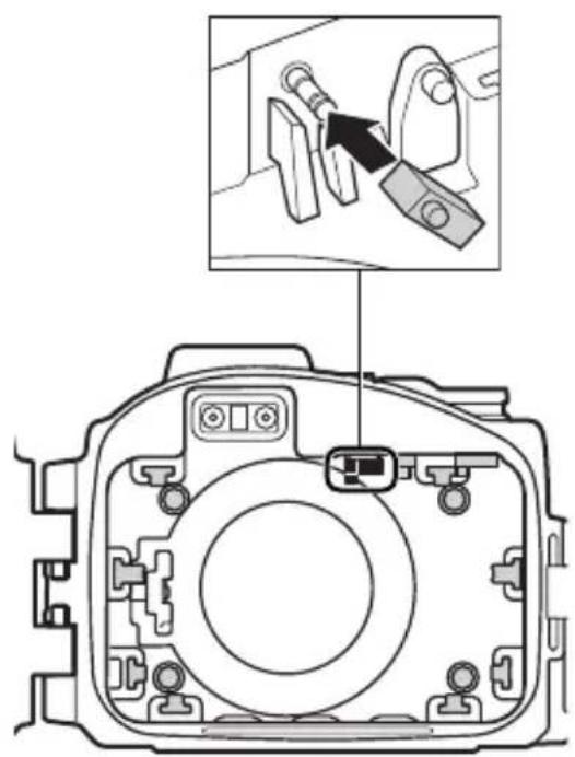 NIKON WPN2 - 打開防水罩 - 3