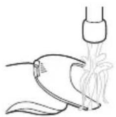 PHILIPS Series 6000 S6630 - Cleaning the beard styler attachment - 4