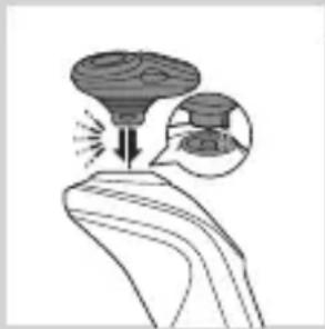 PHILIPS Series 7000 S7910 - Rimozione o inserimento degli accessori - 2