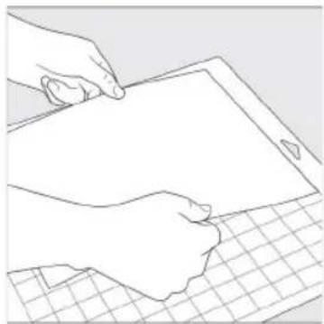 Cricut Explore 3 - Caricare il tappetino per macchina insieme al materiale - 1