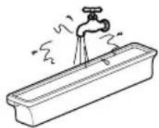 LG GT32WPP - Nettoyer l'intérieur et l'extérieur du réservoir d'eau avec un détergent liquide pour vaisselle et rincez-le complètement avec de l'eau courante. Sécher l'eau restante avec un torchon. - 1