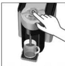 DELONGHI Nespresso Vertuo Evoluo - COFFEE PREPARATION/ PREPARATION DU CAFÉ - 13
