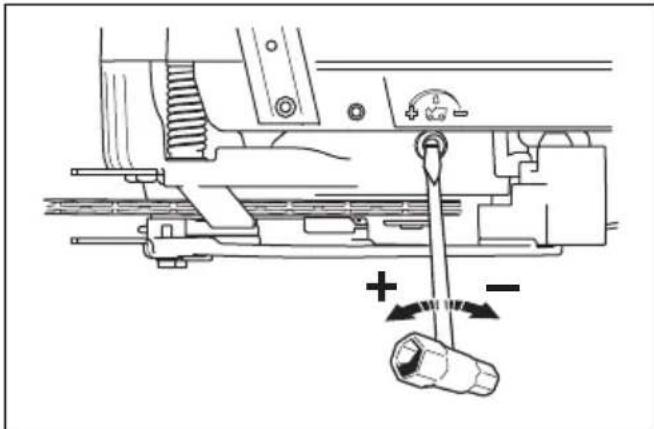 HUSQVARNA 585 - To adjust the chain oil flow - 2