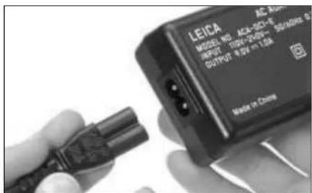 LEICA Digilux 1 - Charging the battery - 3