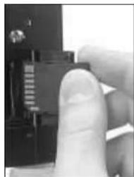 LEICA Digilux 1 - Inserting and removing the memory card - 4