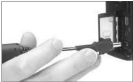 LEICA Digilux 1 - Charging the battery - 2
