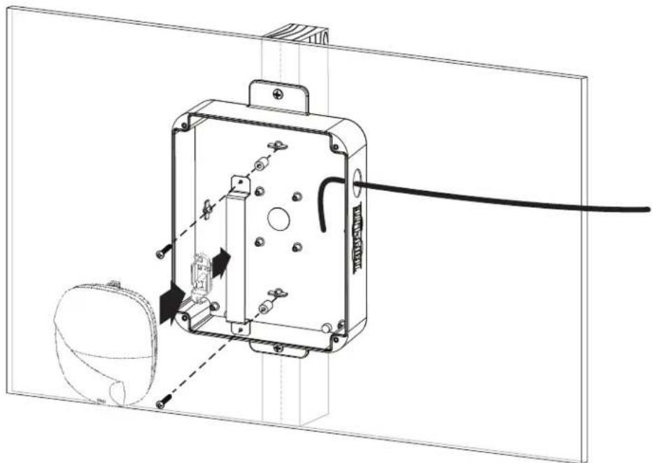 Tripp Lite EN1309N4 - 5b. Installation de points d'accès Aruba ou monté sur une barre en T - 1