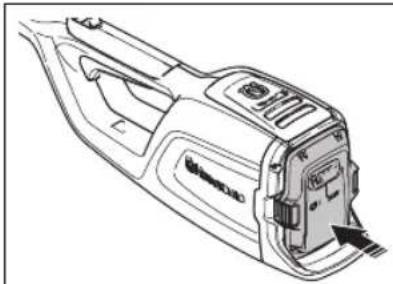 HUSQVARNA 120iTK4P - Ansluta batteriet till produkten - 2