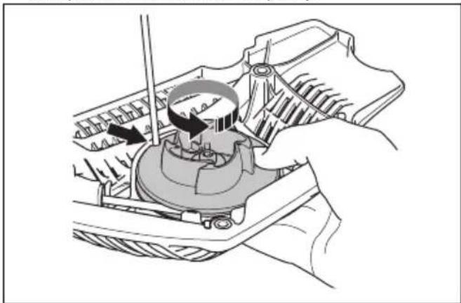 HUSQVARNA 592 XP G - To replace a broken or worn starter rope - 2