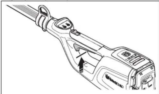 HUSQVARNA 120iTK4H - Kontrola pojistky páčky spínače - 2