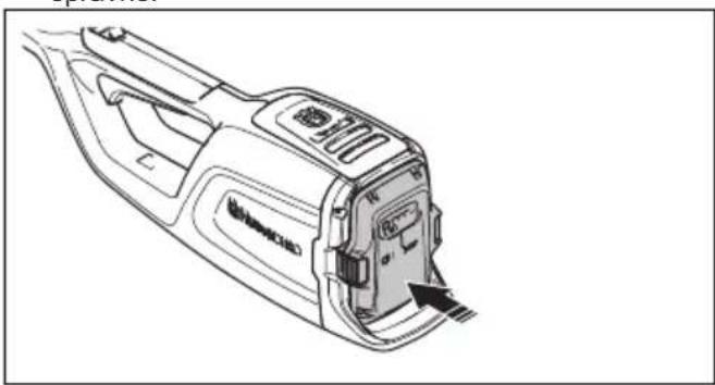 HUSQVARNA 120iTK4H - Pripojenie akumulátora k výrobku - 2