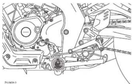 YAMAHA XSR125 (2021) - Contrôle et lubrification de la béquille latérale - 1