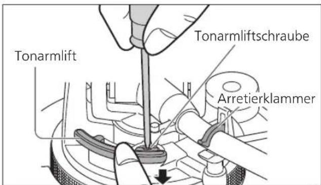 PANASONIC SL100C - Legen Sie den Tonarm auf die Tonarmablage, klemmen Sie ihn mit der Armklemme fest und drehen Sie die Schraube, während Sie den Tonarmheber mit Ihrem Finger herunterdrücken, um die Höhe einzustellen. - 1
