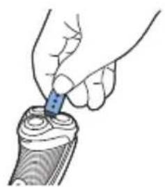PHILIPS Shaver 1000 S1110 - Nettoyage de la tête de rasoir à l'aide de la brossette de nettoyage - 1