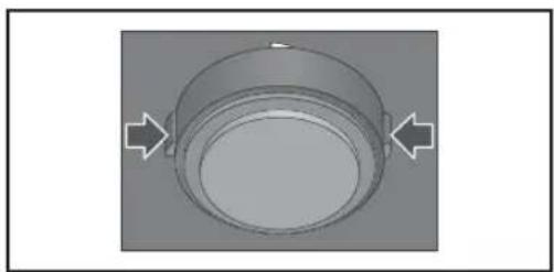 Hanwha SRN473S - Prudence lors de l'installation du casier - 1