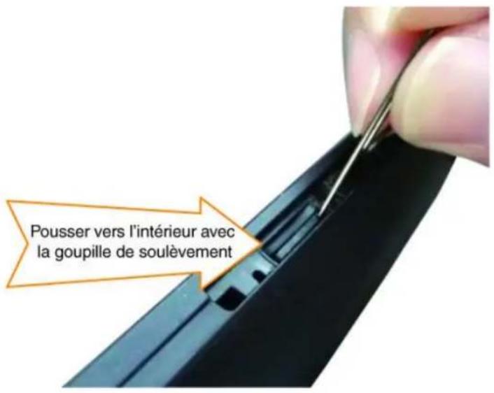 LENOVO IdeaTab Lynx - Retrait d'une carte micro SD - 1