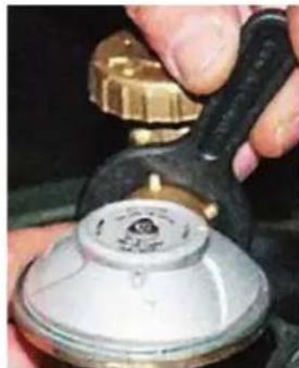 Rösle Videro G2S Vario - Fitting the pressure regulator (depending on the version of the pressure regulator) - 1