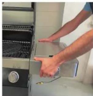 Rösle Videro G2S Vario - Folding side table up / Connecting the gas supply - 4