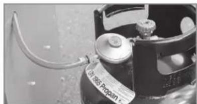 Rösle Videro G2S Vario - Mise en place de la bouteille de gaz en dehors de l'armoire basse - 1