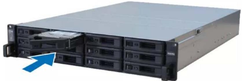 SYNOLOGY RackStation RS3621RPXS - Installation des disques - 4