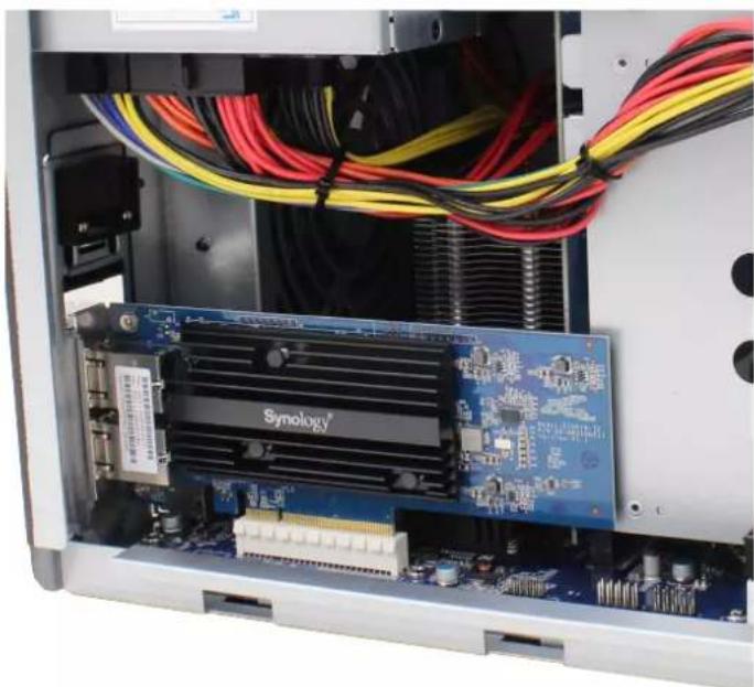 SYNOLOGY DiskStation DS2419+II - Pour installer une carte d'interface réseau : - 4