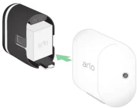 ARLO Pro 4 - Insérer la batterie - 1