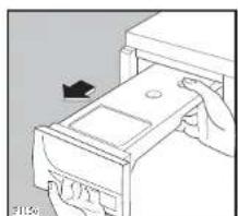 ZANUSSI TCE 7270 - Emptying the water reservoir - 1