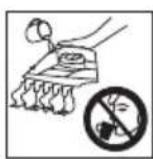 ZANUSSI TCE 7126 - Emptying the water reservoir - 5