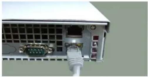 Thecus N7700 - Branchement des câbles - 10