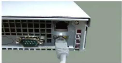 Thecus N7700PRO - Branchement des câbles - 10