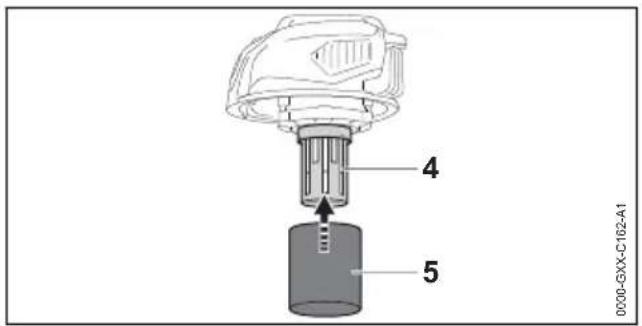STIHL SE 33 - Schaumstofffilter aufschieben - 1