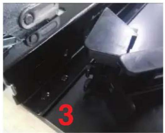 BLAUPUNKT 5B36N0250GB - Instrucciones para sustituir la cubierta del marco de la puerta y los soportes giratorios - 16
