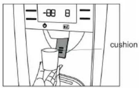 BLAUPUNKT 5SB890SE0 - 3) Fetching ice cubes - 2