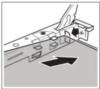 BLAUPUNKT 5CD33150 - Fitting the intermediate panel - 1