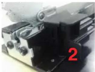 BLAUPUNKT 5BD36250 - Austausch der Türabdeckleiste und Drehhalterungen - 22