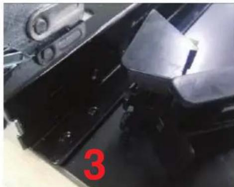 BLAUPUNKT 5BD36250 - Instrucciones para sustituir la cubierta del marco de la puerta y los soportes giratorios - 13