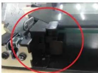 BLAUPUNKT 5BD36250 - Installatie-instructies voor de afdeklijst van het deurframe en draaiklemmen - 7