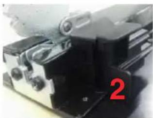 BLAUPUNKT 5BD36250 - Installatie-instructies voor de afdeklijst van het deurframe en draaiklemmen - 18