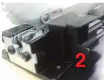 BLAUPUNKT 5B36P0250GB - Instrucciones para sustituir la cubierta del marco de la puerta y los soportes giratorios - 18