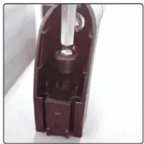 MANHATTAN 180351 - Attaching the Handle - 3