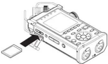 TASCAM DR44WLB - Inserción de la tarjeta - 1
