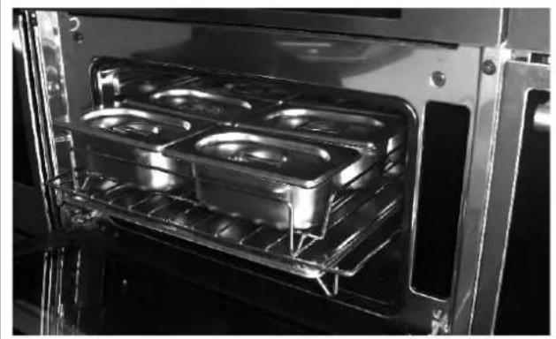 Fulgor Milano FCSO 4510 TEM - Benutzung der gelochen Backpfanne - 2