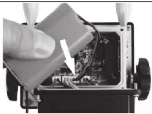 POWERFIX PLS 10 A1 - Extraer la bateria - 2