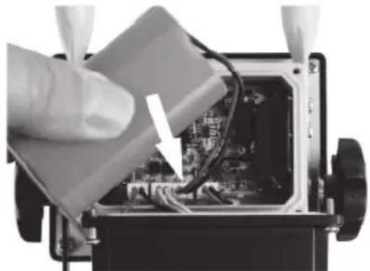 POWERFIX PLS 10 A1 - Retrait de la batterie - 2