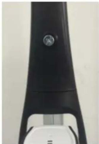 CONTINENTAL EDISON CEVCL230 - CHARGING THE VACUUM CLEANER - 3