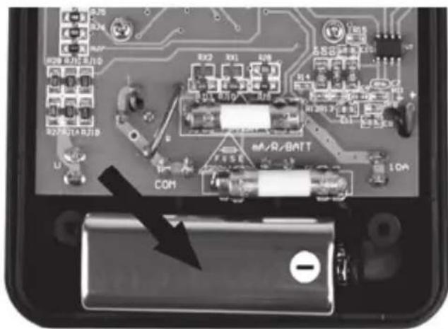 POWERFIX Z28421B - Insérer/remplacer la pile - 4