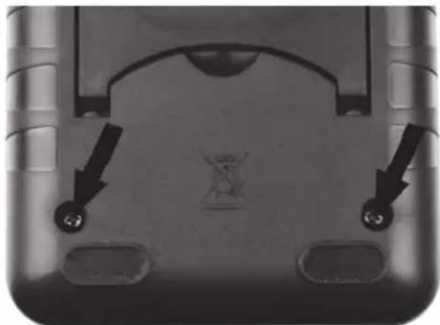 POWERFIX Z28421B - Inserting/changing the battery - 3