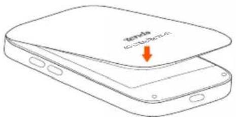Tenda 4G180 - Vložte SIM kartu a baterii - 4