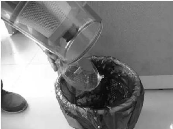 H.KOENIG AXO940 - Cleaning of the Dust Barrel - 1