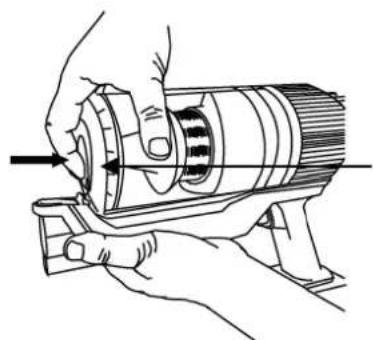 H.KOENIG UPX22 - Come svuotare il contentatore della polvere - 1